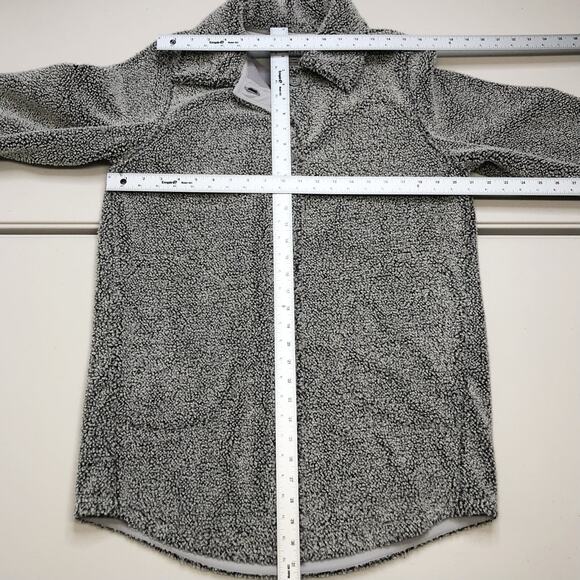 Spanx Luxe Fleece Shirt Jacket Shacket Teddy Cozy Button Down In Gray Size M - Picture 3 of 9